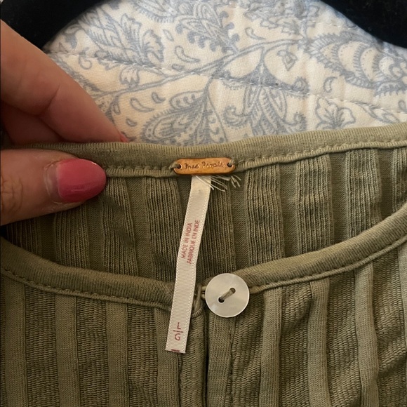 Free People Olive Green Sleeveless Button-Down Shirt - Picture 2 of 3